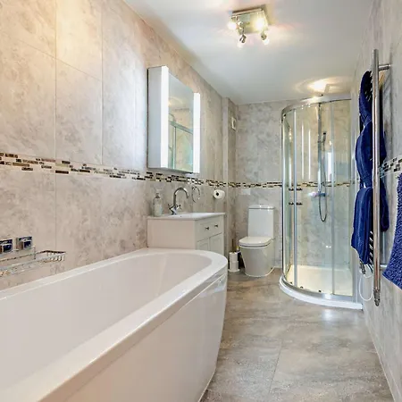 2 Bed In Sennen 41427 Holiday home *